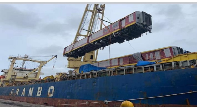 புகையிரத பயணிகளின் நெரிசலை குறைக்க இந்தியாவிடமிருந்து 160 புகையிரத  பெட்டி இறக்குமதி  
